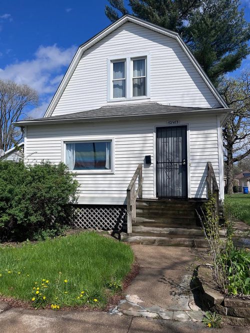 12417 S Wentworth Ave, Chicago, IL, 60628-7203 | Card Image