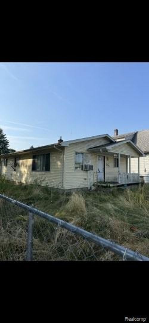 2236 Bancroft St, Saginaw, MI, 48601-2072 | Card Image