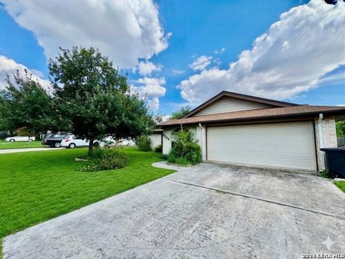 8006 Harper Valley St, Live Oak, TX, 78233-2405 | Card Image