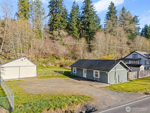 385 Elma Mccleary Rd, Elma, WA, 98541-9439 | Card Image