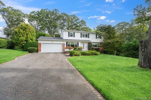 4 Newport Dr, Plainview, NY, 11803-2504 | Card Image