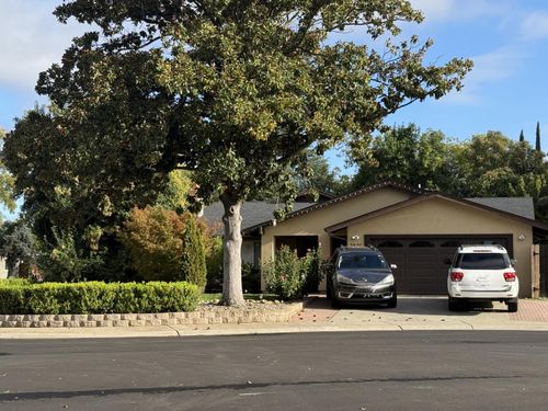 2831 Bradshaw Road, Sacramento, CA, 95827 | Card Image