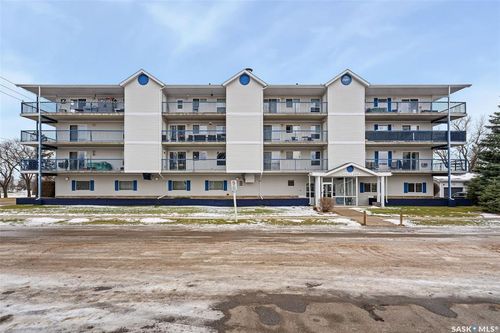 301-2501 1st Ave W, Prince Albert, SK, S6V5A3 | Card Image