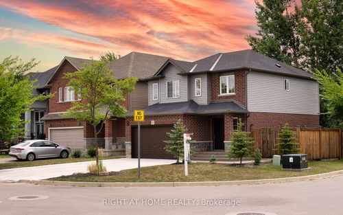 4 Avatar Pl, Mount Hope, ON, L0R1W0 | Card Image