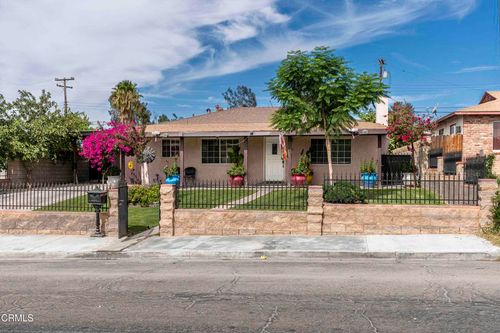 2512 Lynn St, Bakersfield, CA, 93305-3136 | Card Image