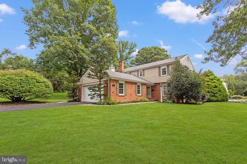 1545 Valley Rd, LANCASTER, PA, 17603-2433 | Card Image