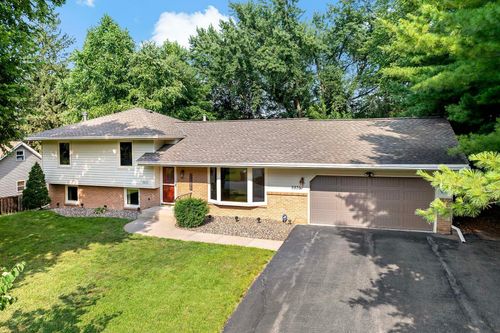 9835 Brookside Ave, Bloomington, MN, 55431-2818 | Card Image
