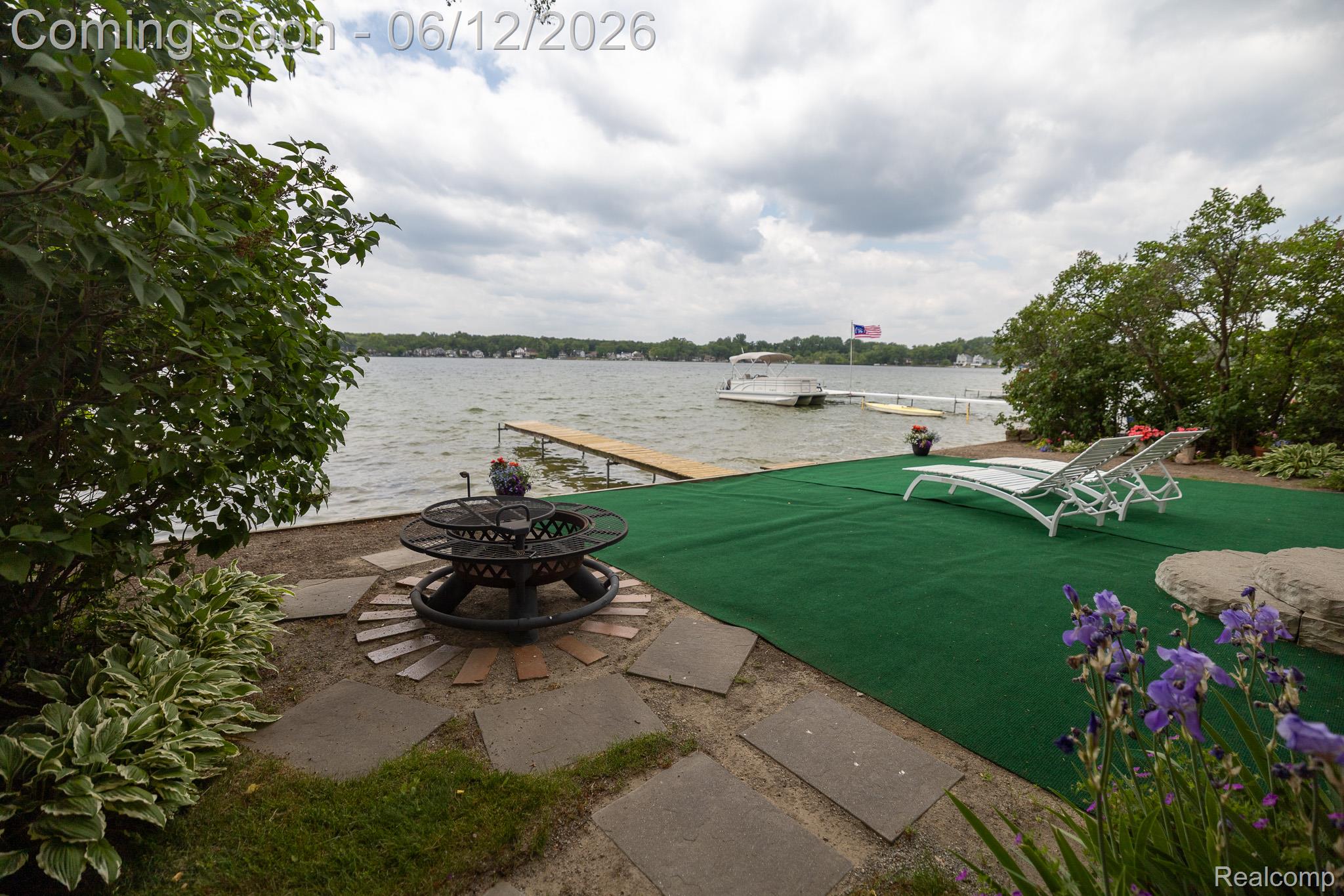 Residential in Commerce Charter Township 2