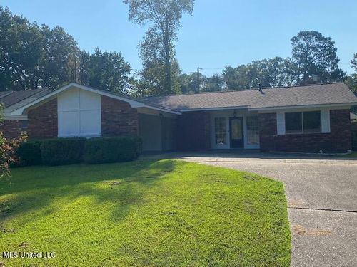 703 Tanglewood Dr, Clinton, MS, 39056-4049 | Card Image