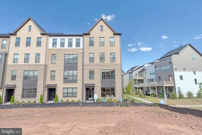 125 - 4917 Longmire Way, Townhouse with 3 bedrooms, 2 bathrooms and null parking in CHANTILLY VA | Image 1