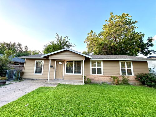 1107 Calle Real, Mesquite, TX, 75149-5221 | Card Image