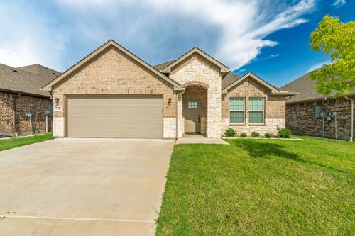 7701 Scott Dr, Greenville, TX, 75402-8179 | Card Image