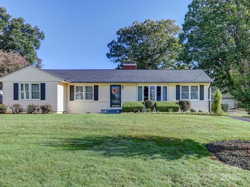 100 Onteora Blvd, Asheville, NC, 28803-1023 | Card Image