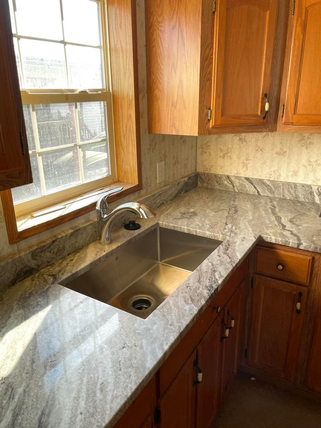 3900 Jefferson Ave, House other with 3 bedrooms, 2 bathrooms and null parking in Trenton MI | Image 5