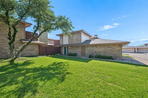 3 Dewberry Ct, Bedford, TX, 76021-5694 | Card Image