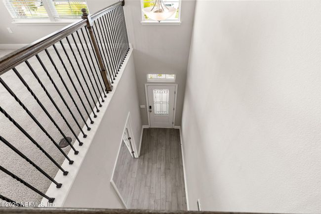 Entry view from upstairs | Image 8