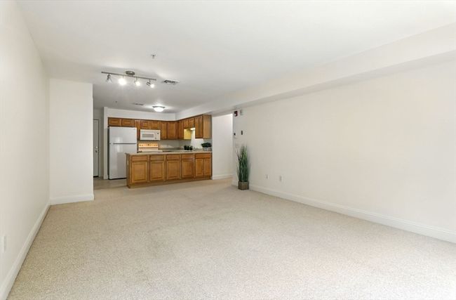 UNIT-619 - 26 Green Leaves Dr, Condo with 1 bedrooms, 1 bathrooms and 1 parking in Amherst MA | Image 7