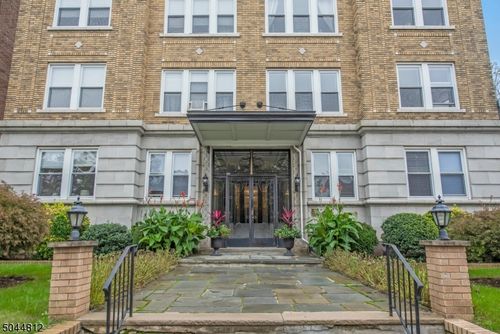 304-45 N Fullerton Ave, Montclair, NJ, 07042-3419 | Card Image