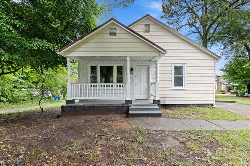 119 Osborne St, Jonesville, NC, 28642-2103 | Card Image