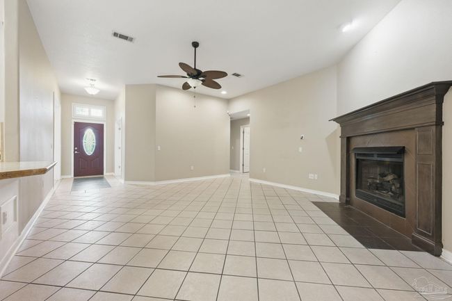 6041 W Cambridge Way, House other with 4 bedrooms, 3 bathrooms and 4 parking in Pace FL | Image 4