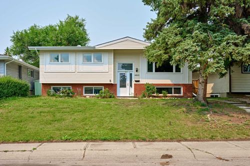 4820 49 Ave Nw, Calgary, AB, T3A0R9 | Card Image