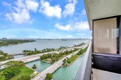 1910 - 600 Ne 36th St, Condo with 2 bedrooms, 1 bathrooms and null parking in Miami FL | Image 1