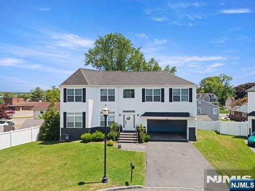 28 Lamb Ct, Norwood, NJ, 07648-1258 | Card Image