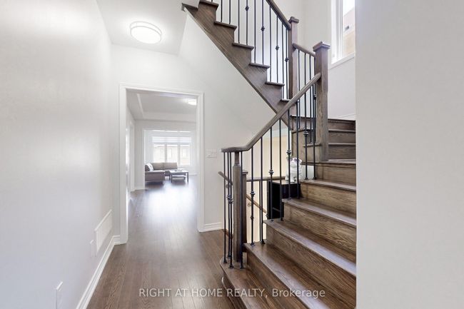 9 John Smith St, House attached with 5 bedrooms, 5 bathrooms and 3 parking in Holland Landing ON | Image 9