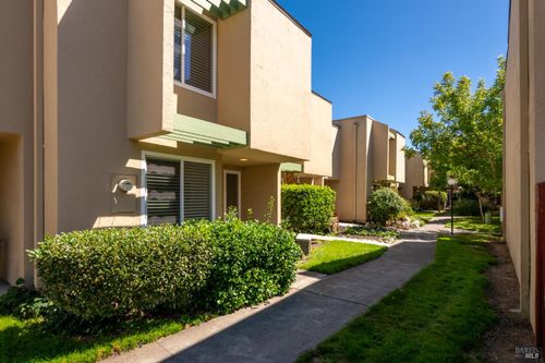 2984 Yulupa Avenue, Santa Rosa, CA, 95405 | Card Image