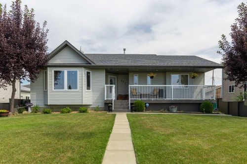 107 3rd Avenue S, Hay Lakes, AB, T0B1W0 | Card Image