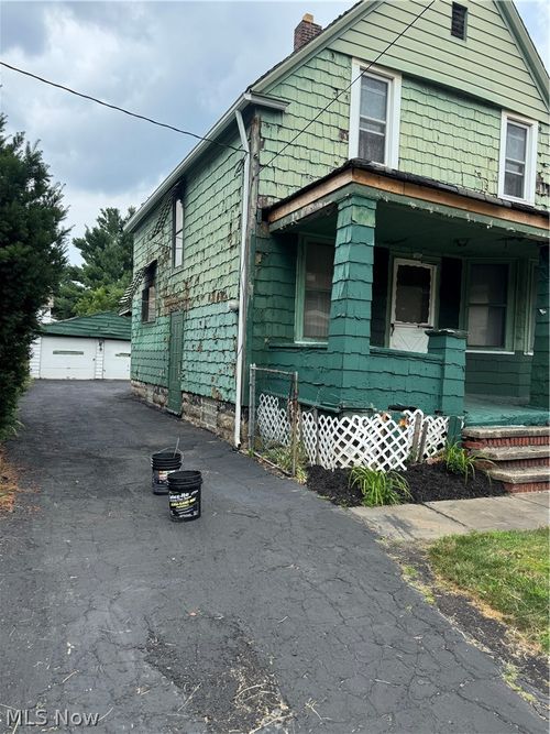 7405 Indiana Ave, Cleveland, OH, 44105-3812 | Card Image