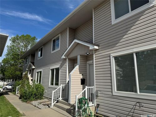 2-802 K Ave N, Saskatoon, SK, S7L2N1 | Card Image