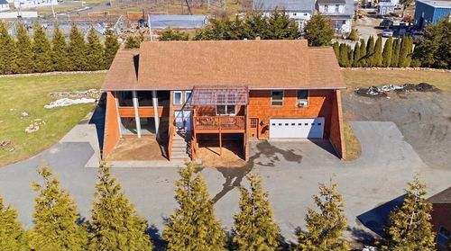612 Drift Rd, Westport, MA, 02790-1417 | Card Image