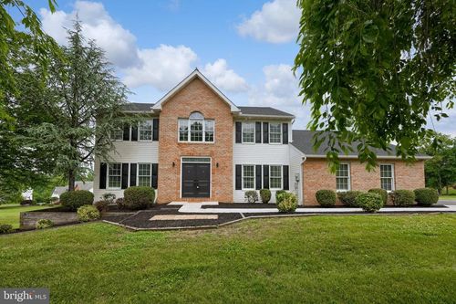 122 Beacon Hill Rd, Temple, PA, 19560-9403 | Card Image