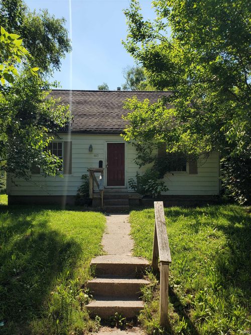 1613 N Huey Street, South Bend, IN, 46628 | Card Image