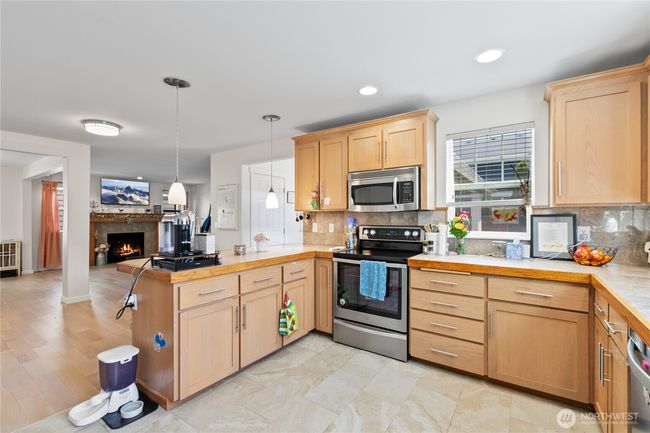 6974 Prism St Se, House other with 5 bedrooms, 3 bathrooms and 2 parking in Lacey WA | Image 11