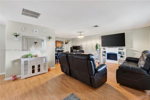 5511 Barnstead Cir, Greenacres, FL, 33463-6618 | Card Image