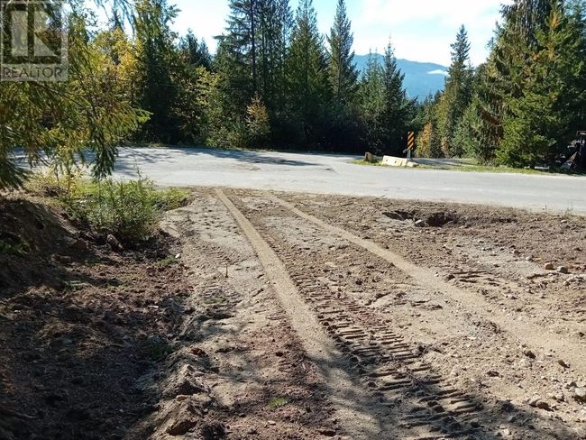 372 Aspen Rd, Home with 0 bedrooms, 0 bathrooms and null parking in Anglemont BC | Image 5