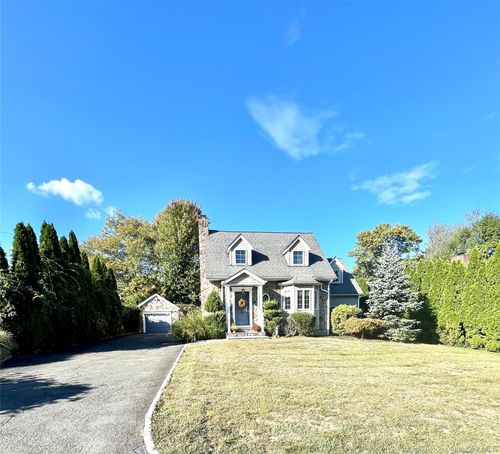 60 S Nauraushaun Rd, Pearl River, NY, 10965-2912 | Card Image