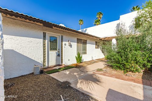 3002 N 61st Pl, Scottsdale, AZ, 85251-7070 | Card Image