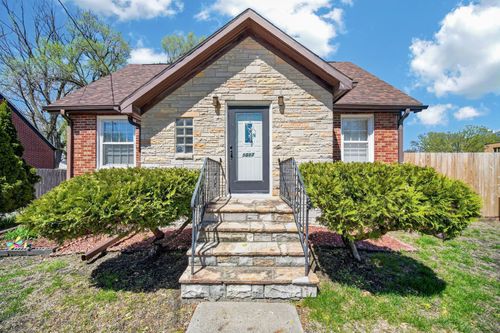 5017 Hickman Road, Des Moines, IA, 50310 | Card Image