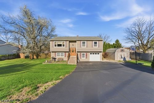 403 Red School Ln, Phillipsburg, NJ, 08865-2220 | Card Image