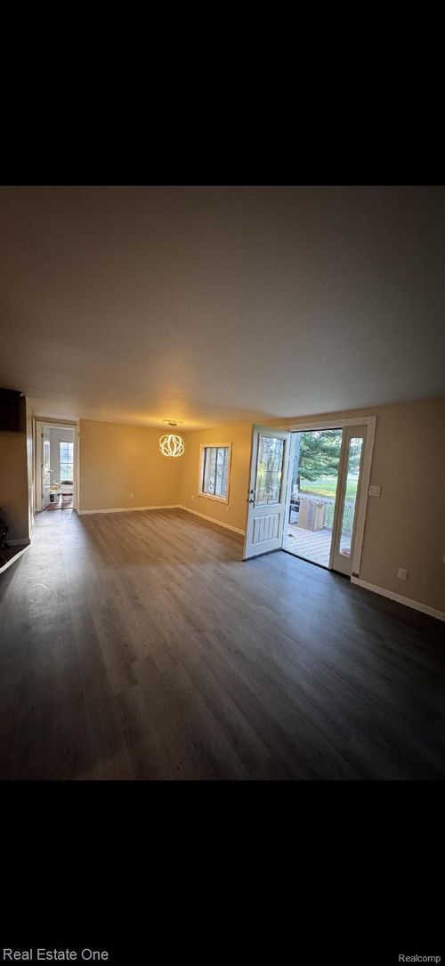 2362 Johnson Rd, North Branch, MI, 48461-9343 | Card Image