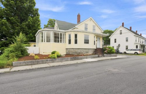 18 Summer St, Nashua, NH, 03064-2346 | Card Image