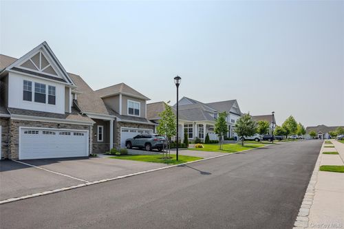 308-308 Silver Timber Dr, Yaphank, NY, 11980-2070 | Card Image