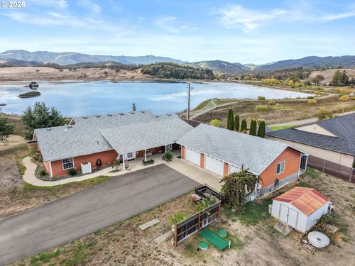 385 Church Rd, Sutherlin, OR, 97479-9456 | Card Image