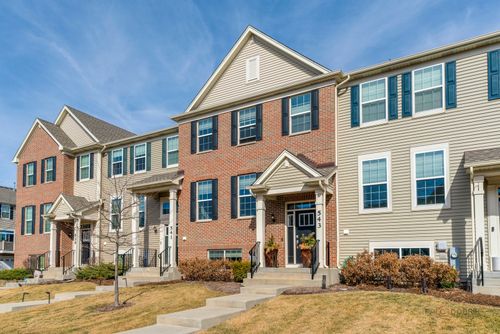 543 Cimmaron Cir, Crystal Lake, IL, 60012-3719 | Card Image