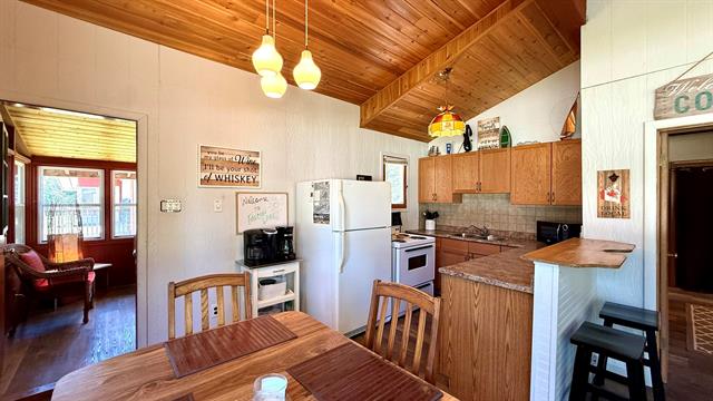 Residential in Falcon Lake 5