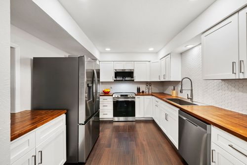 9810 Amberton Pkwy, Dallas, TX, 75243-2016 | Card Image