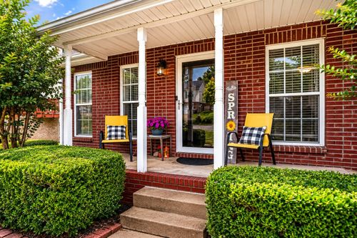 644 Foxfield Dr, Clarksville, TN, 37042-7072 | Card Image